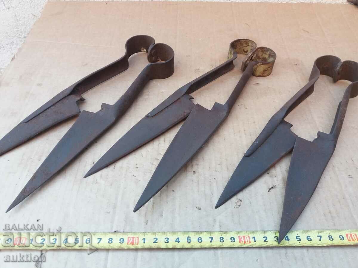 SET OF THREE FORGED REVIVAL SHEARS FOR SHEEP - 7 SET OF THREE FORGED REVIVAL SHEARS FOR SHEEP - 7