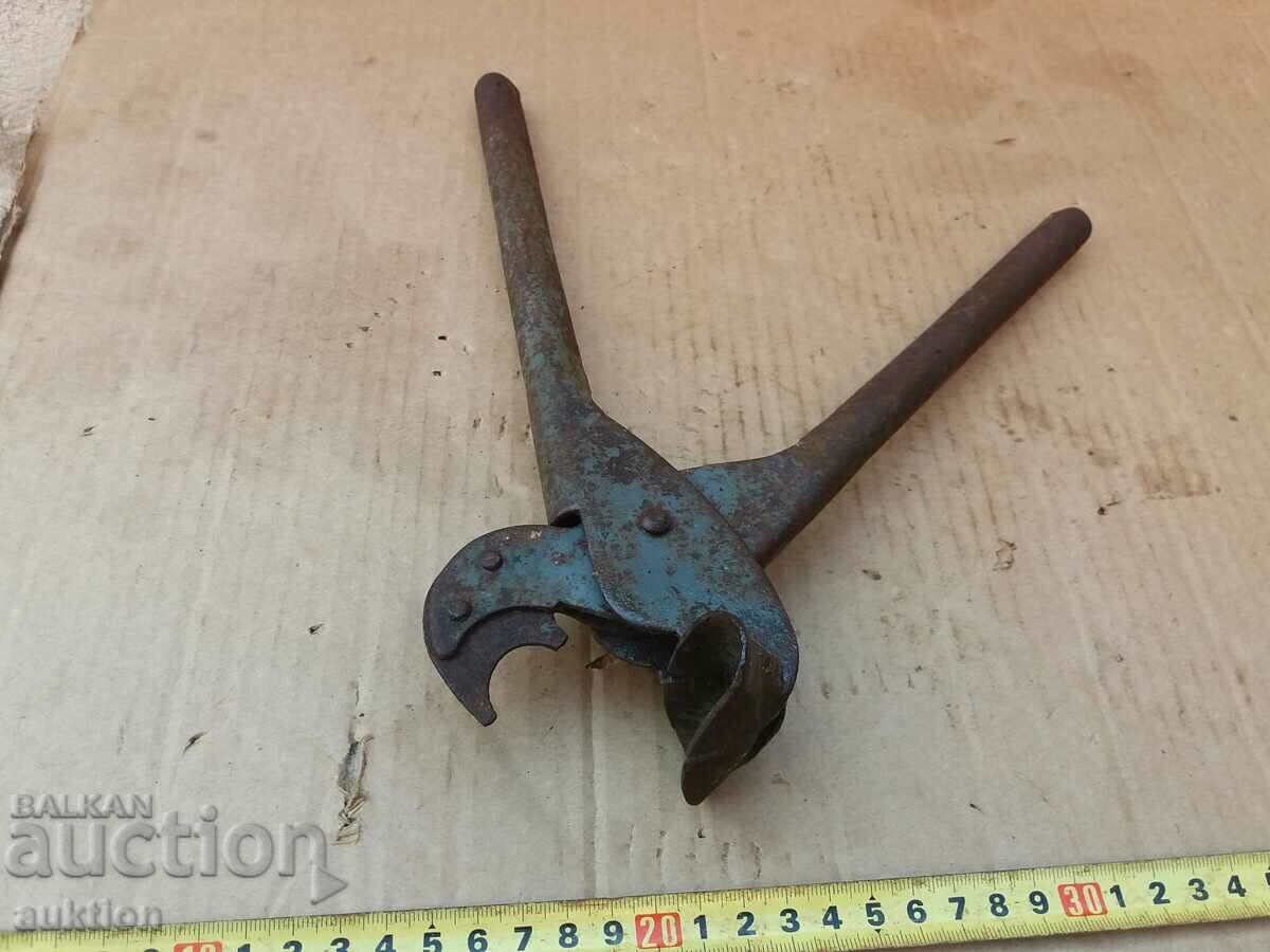 FORGED TOOL FOR BENDING EL. SOLID TUBES WITH MARKINGS with price 4.79 BGN | € 2.45