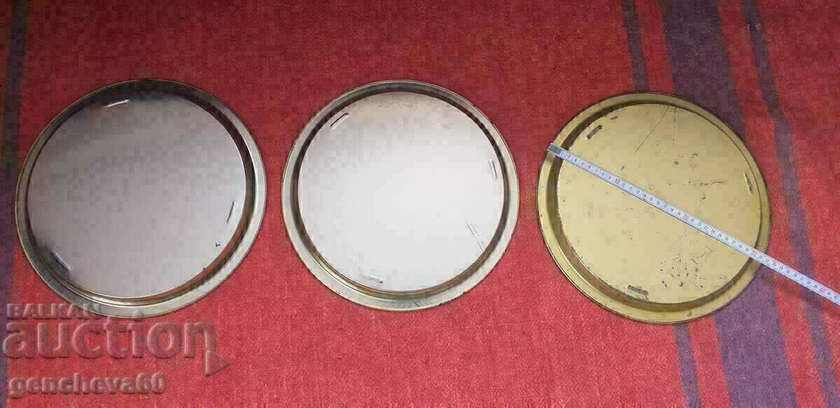 Large metal serving plates from SOCA with price 21.00 BGN | € 10.74 Large metal serving plates from SOCA with price 21.00 BGN | € 10.74