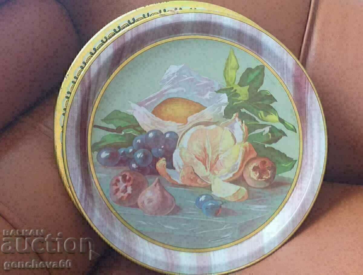 Large metal serving plates from SOCA - 6 Large metal serving plates from SOCA - 6