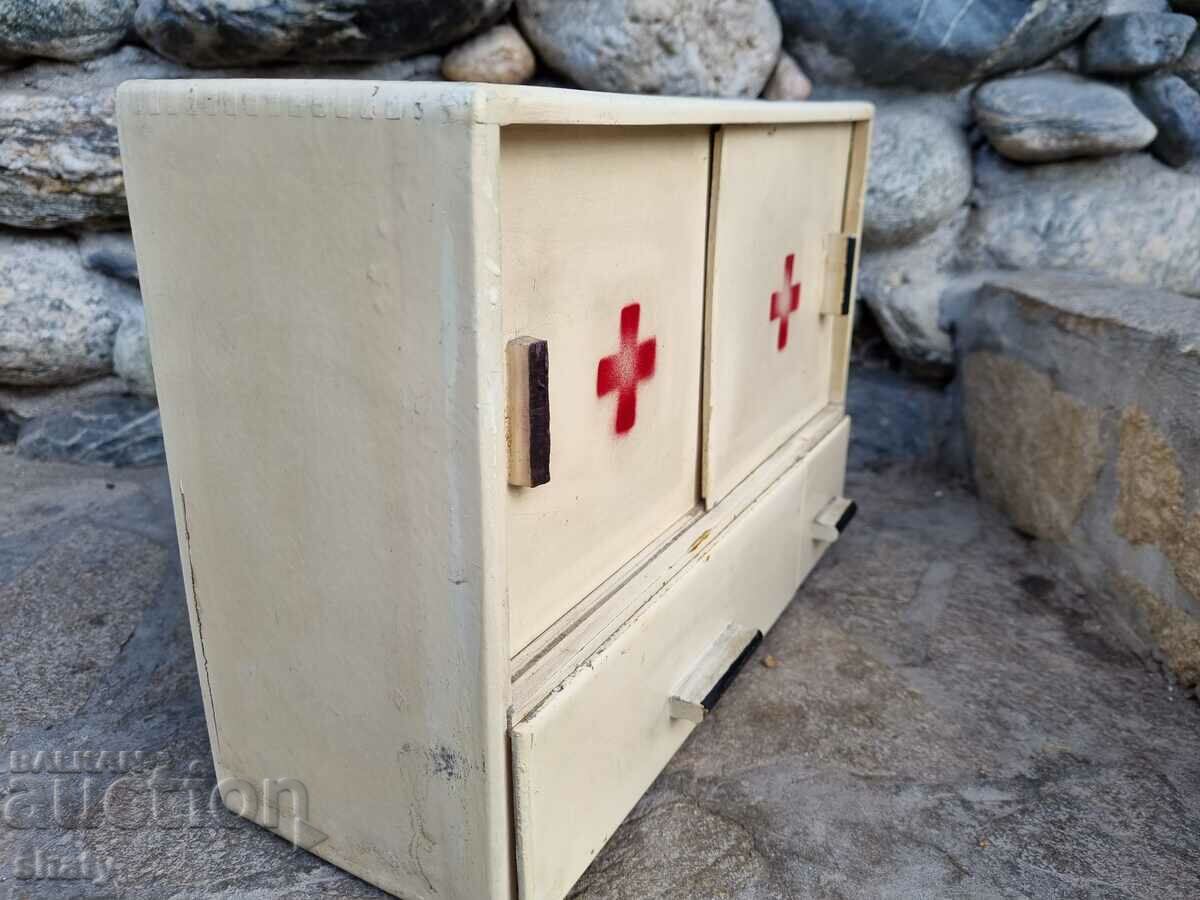 Auction Old medical kit Auction Old medical kit