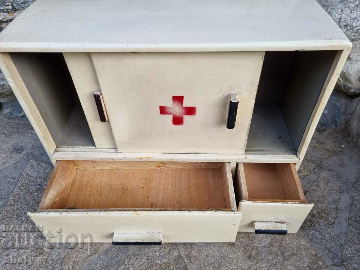 Delivery of Old medical kit Delivery of Old medical kit