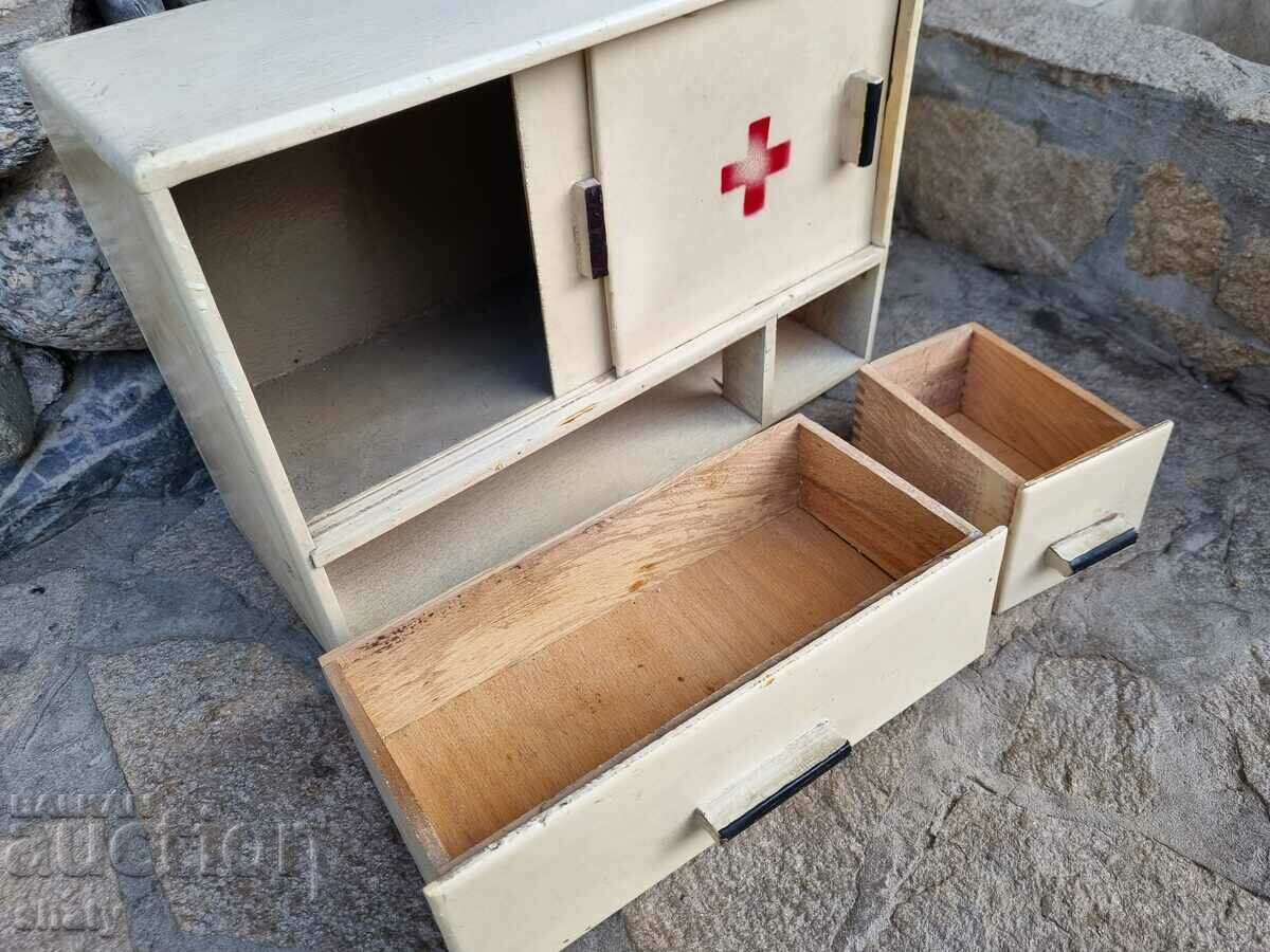 Old medical kit - 5 Old medical kit - 5