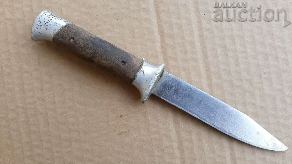 Auction  ancient youth knife, wooden handle, fender type