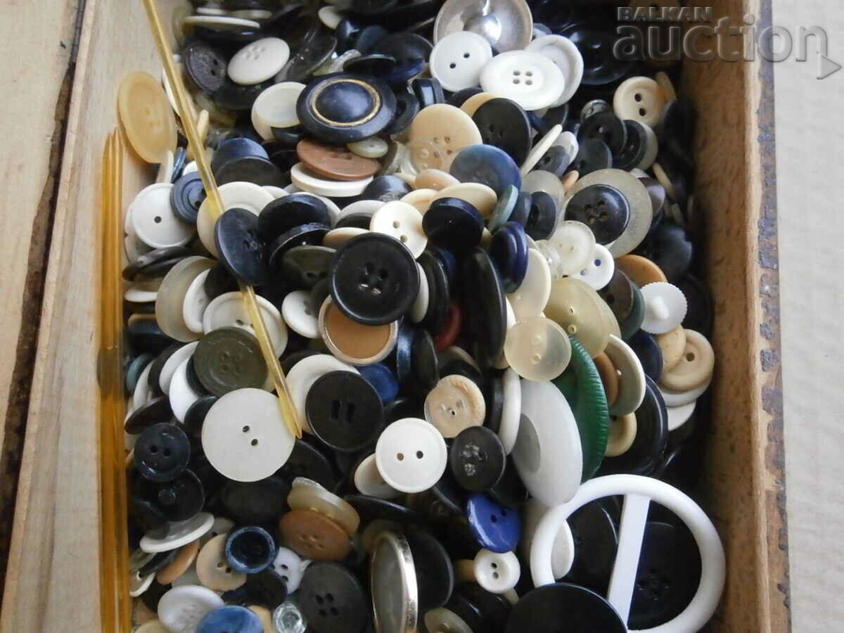 Delivery of antique box perographed with buttons Delivery of antique box perographed with buttons