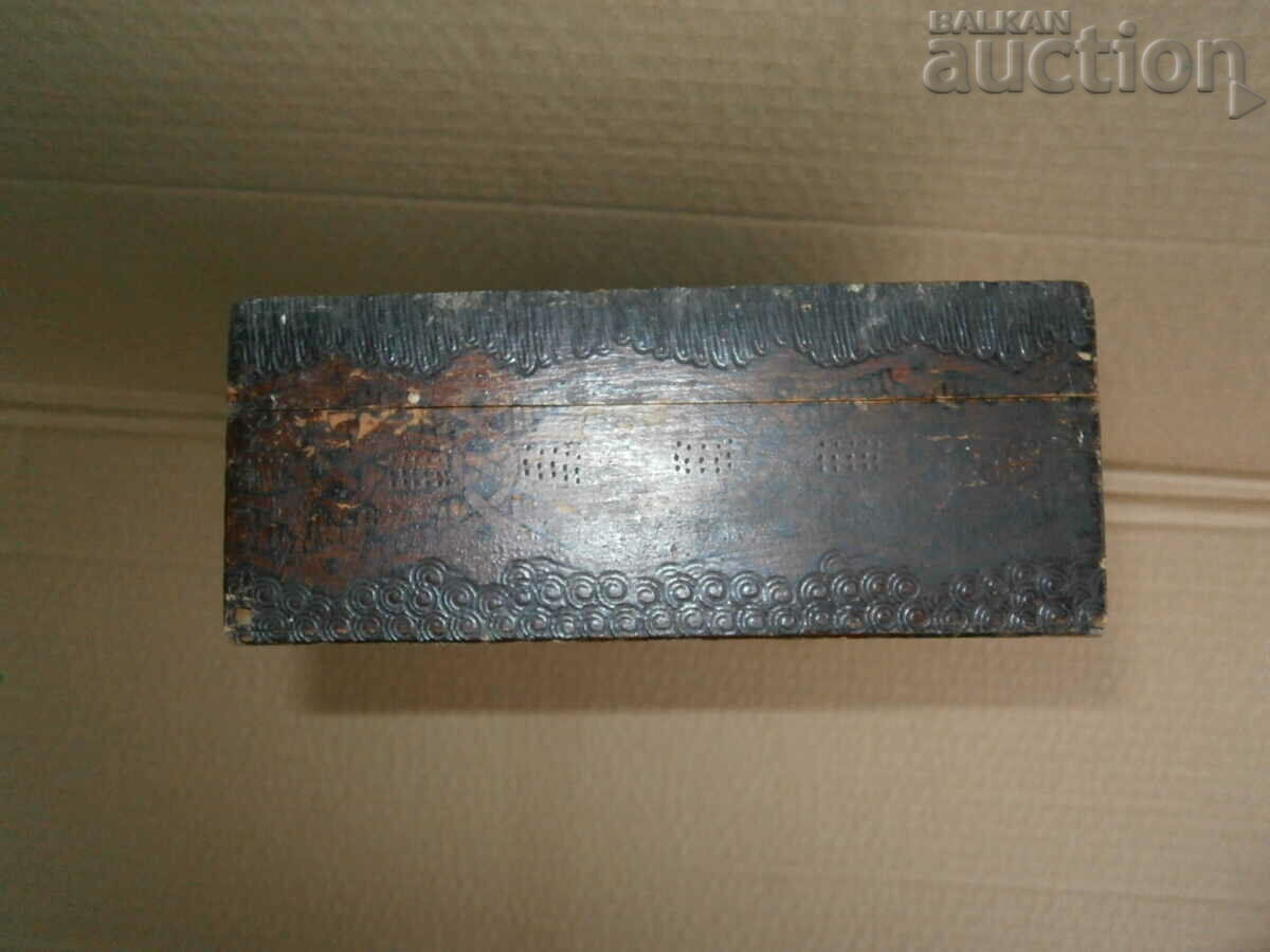 antique box perographed with buttons - 7 antique box perographed with buttons - 7