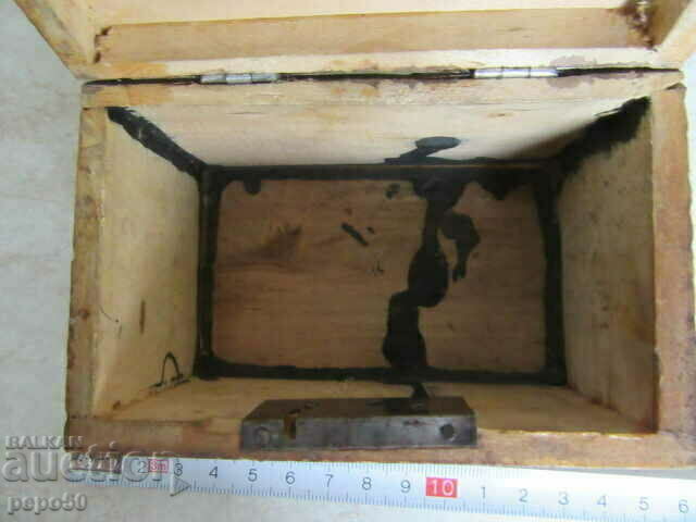 ΞΥΛΙΝΟ ΠΥΡΟΓΡΑΦΙΚΟ ΚΟΥΤΙ ΜΕ ΚΛΕΙΔΑΡΙΑ - EARLY SOC - 5