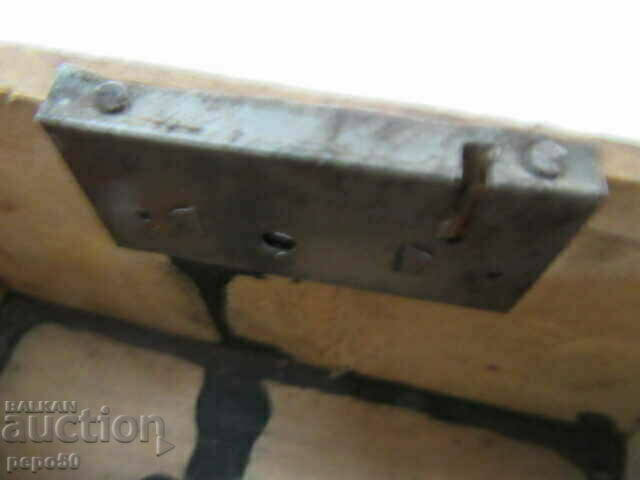 ΞΥΛΙΝΟ ΠΥΡΟΓΡΑΦΙΚΟ ΚΟΥΤΙ ΜΕ ΚΛΕΙΔΑΡΙΑ - EARLY SOC - 6