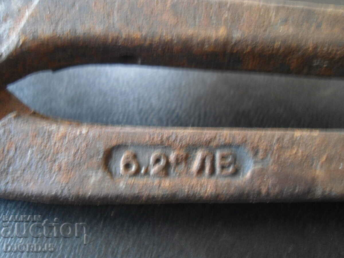 Old sheet metal scissors with price 4.00 BGN | € 2.05 Old sheet metal scissors with price 4.00 BGN | € 2.05