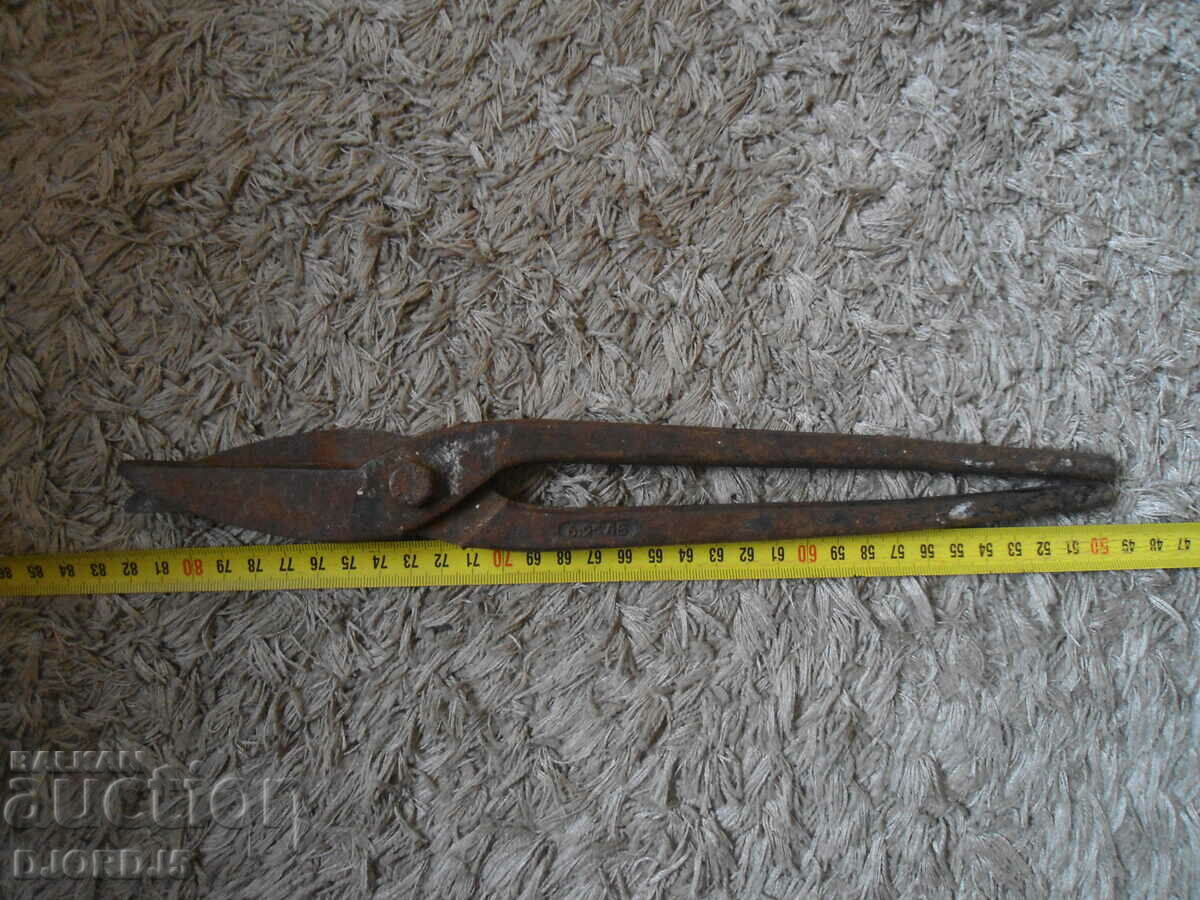 Delivery of Old sheet metal scissors Delivery of Old sheet metal scissors