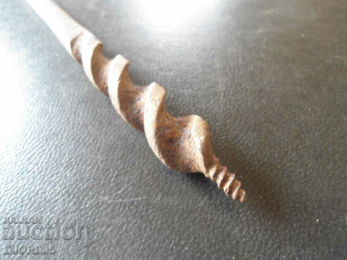 Old drill, chipping with price 2.00 BGN | € 1.02