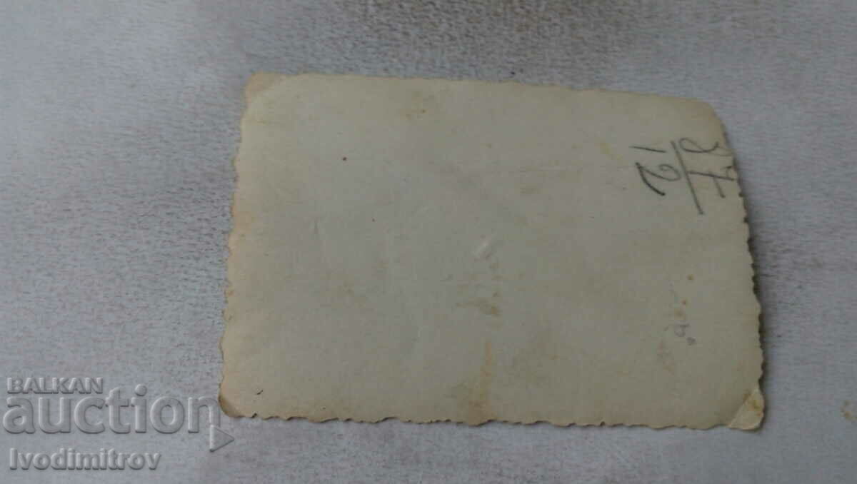 Φωτογραφική Εταιρεία στην πλατεία με τιμή 1.35 BGN | € 0.69 Φωτογραφική Εταιρεία στην πλατεία με τιμή 1.35 BGN | € 0.69