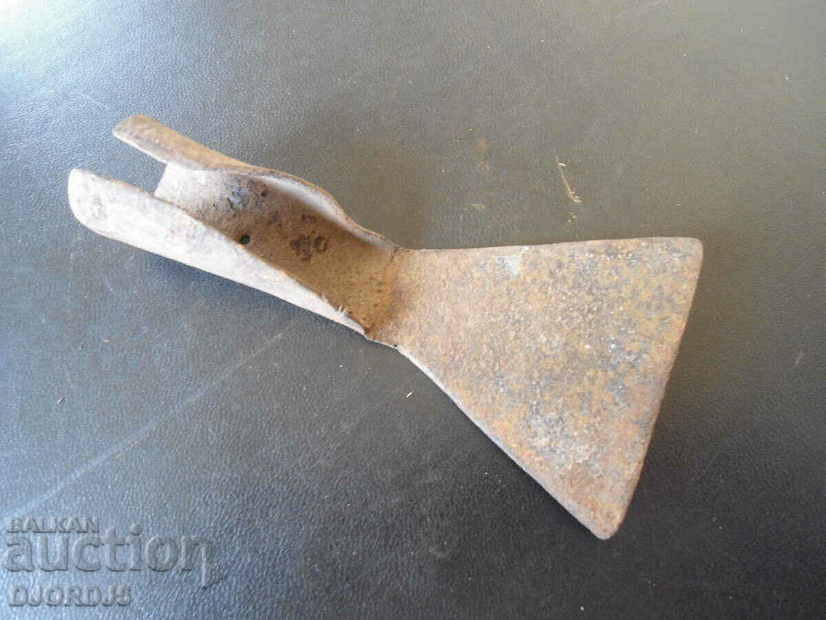 Auction Old tool Auction Old tool
