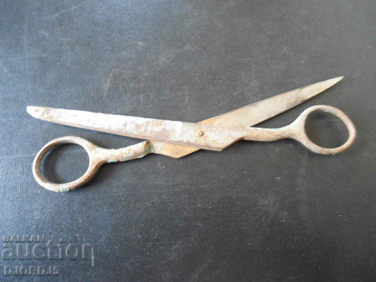 Old scissors with price 2.00 BGN | € 1.02 Old scissors with price 2.00 BGN | € 1.02