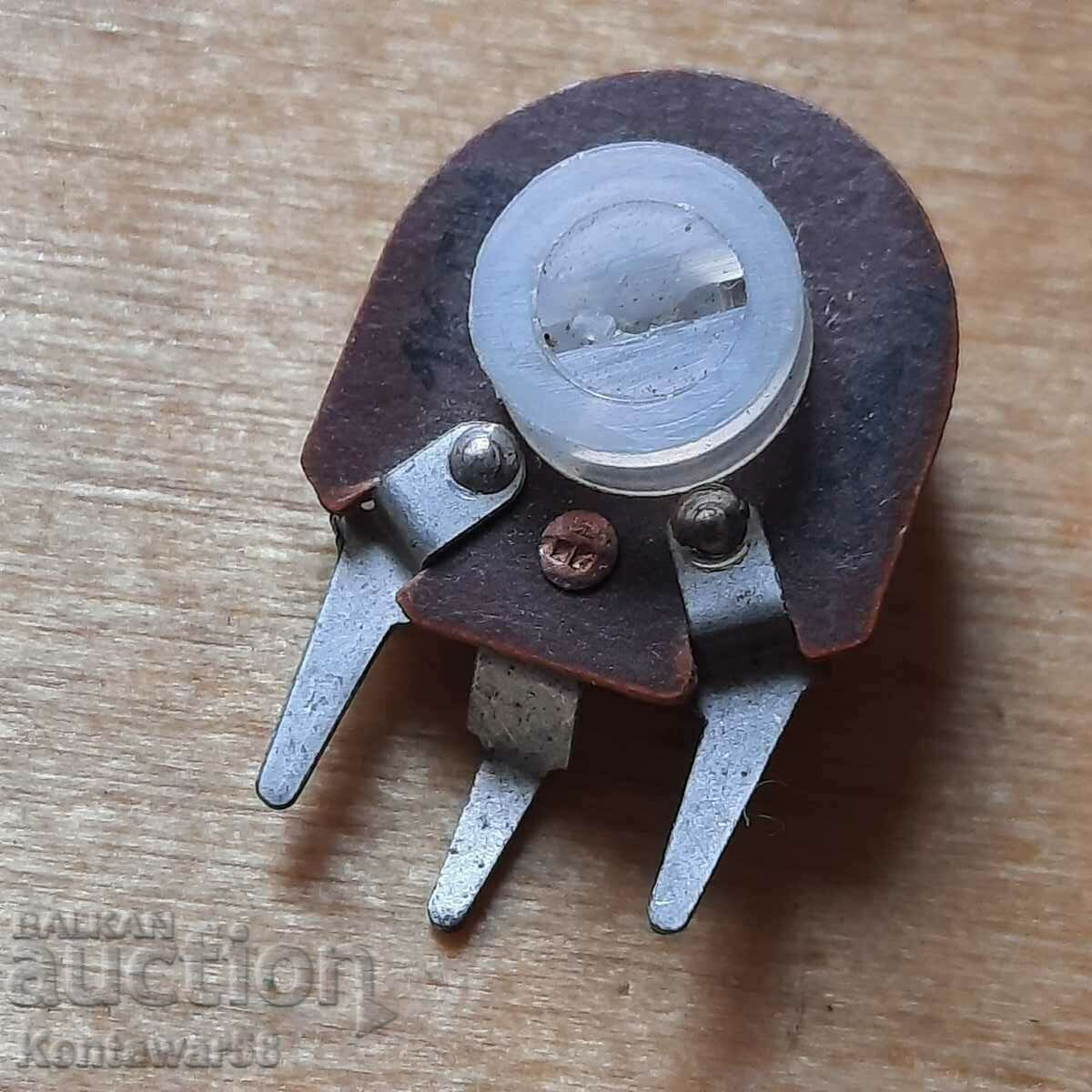 Rezistor variabil 1 buc. - nou Rezistor variabil 1 buc. - nou