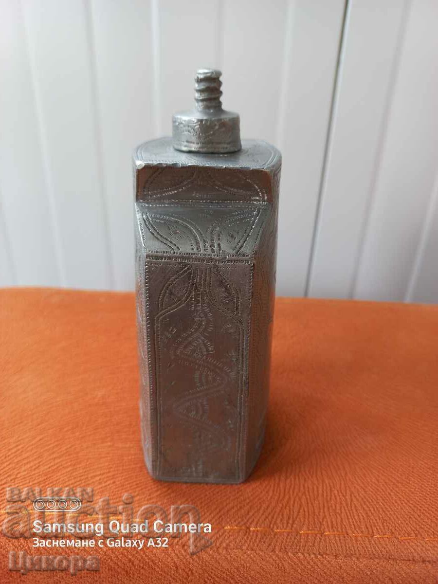 Auction OLD LEAD PAN PAN Auction OLD LEAD PAN PAN