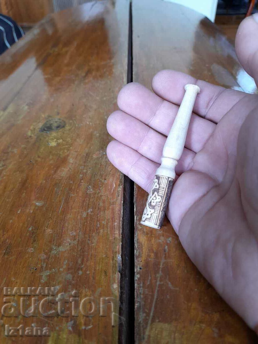 Δημοπρασία παλιά κάτοχος τσιγάρων Δημοπρασία παλιά κάτοχος τσιγάρων