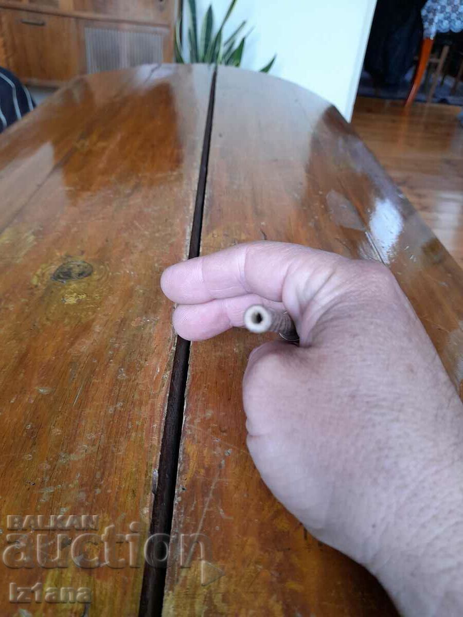 Delivery of An old cigarette