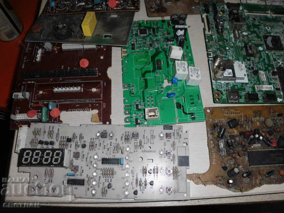 BIG LOT SCRAP - GOLD with price 26.00 BGN | € 13.29 BIG LOT SCRAP - GOLD with price 26.00 BGN | € 13.29