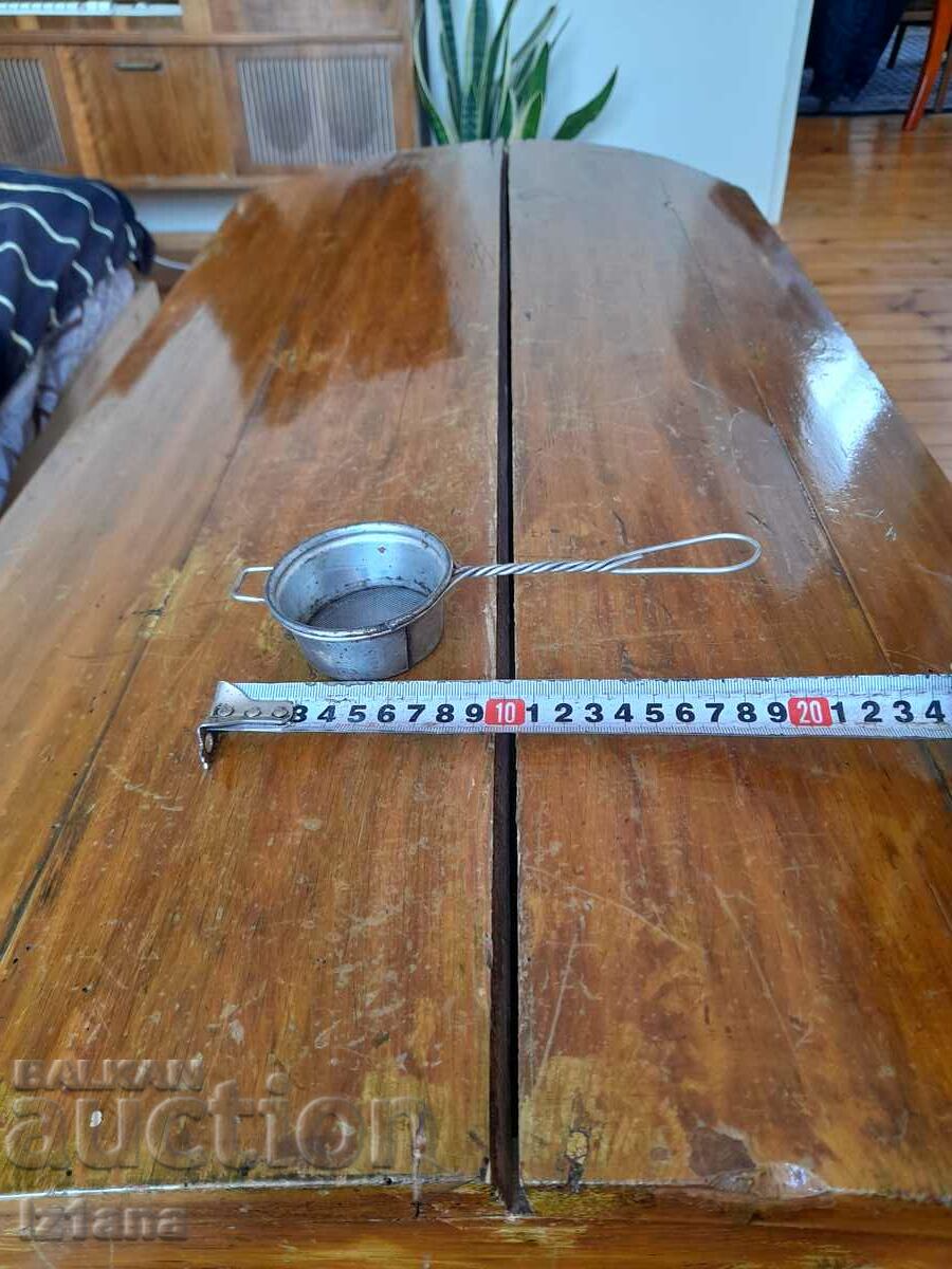 Old strainer with price 5.00 BGN | € 2.56 Old strainer with price 5.00 BGN | € 2.56