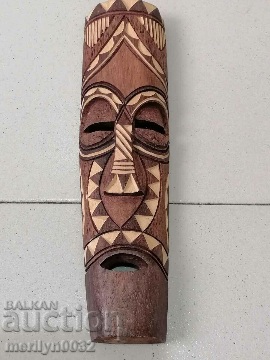 Auction  Old African mask carving interior beauty