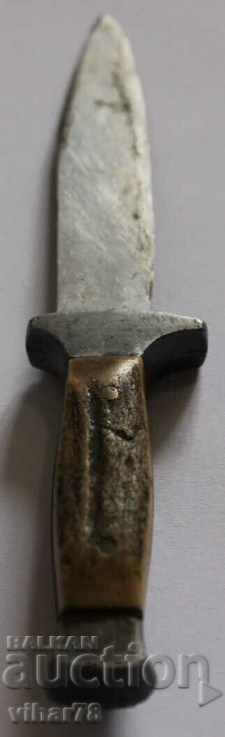 МАЛЪК НОЖ с цена 25.99 лв. | € 13.29 МАЛЪК НОЖ с цена 25.99 лв. | € 13.29