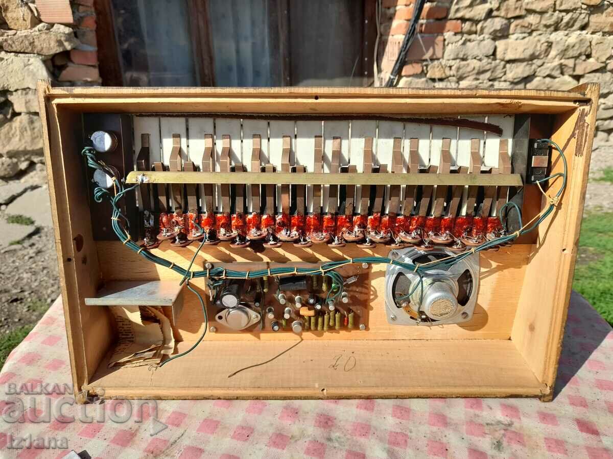 Old synthesizer, Avliga electric piano - 6 Old synthesizer, Avliga electric piano - 6