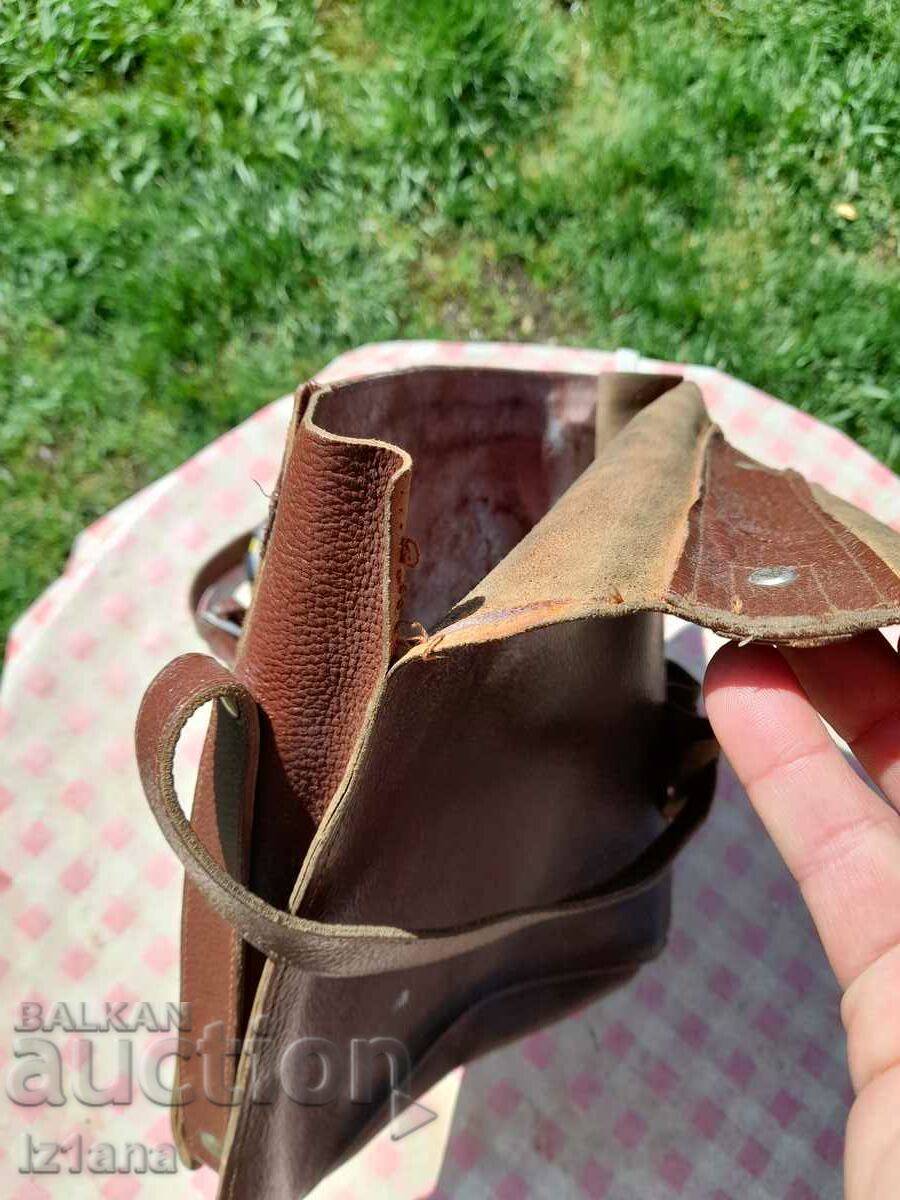 An old leather bag - 7