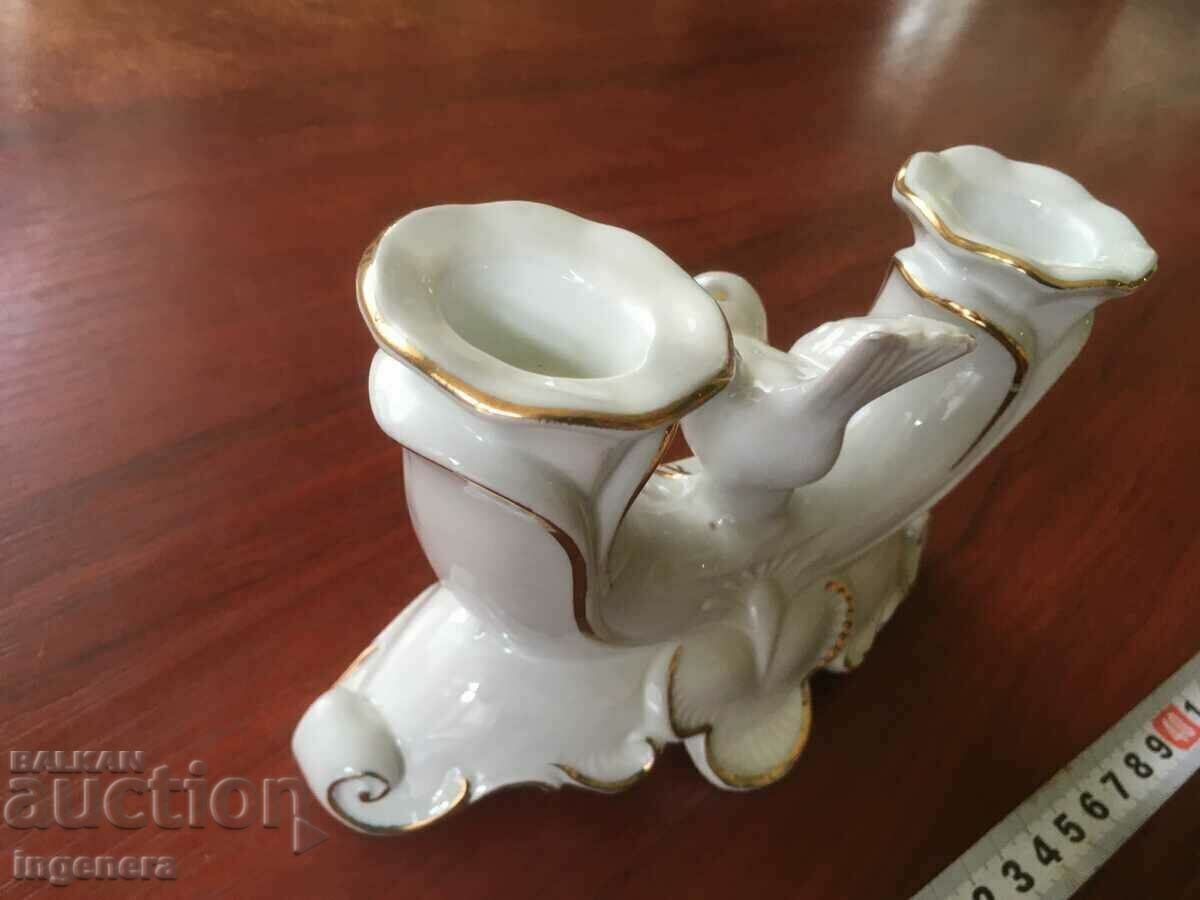 Delivery of CANDLEHOLDER STATUTE FIGURE PORCELAIN GOLDEN BEAUTY Delivery of CANDLEHOLDER STATUTE FIGURE PORCELAIN GOLDEN BEAUTY