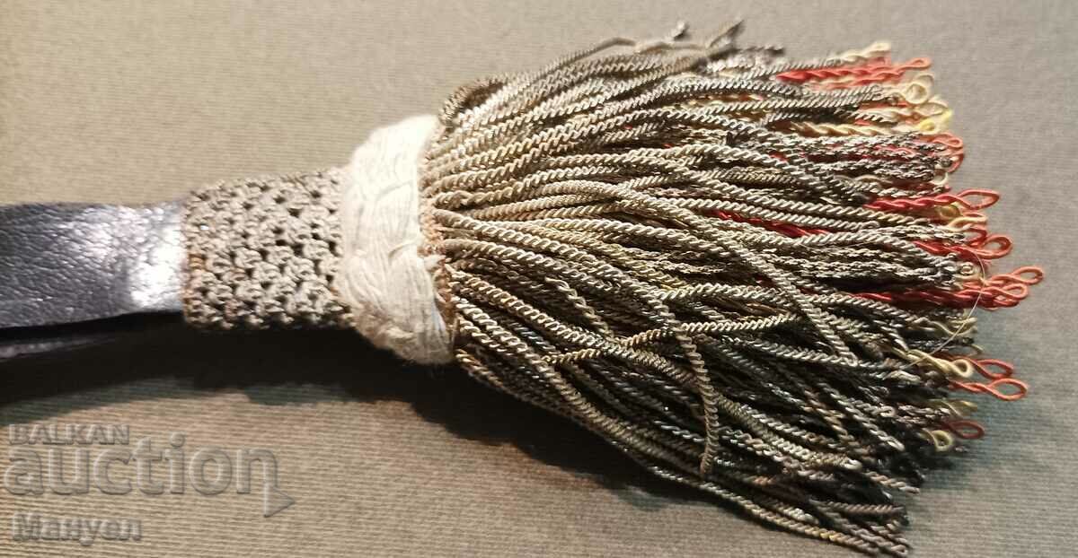 Продавам стар царски офицерски темляк. с цена 268.00 лв. | € 137.03 Продавам стар царски офицерски темляк. с цена 268.00 лв. | € 137.03