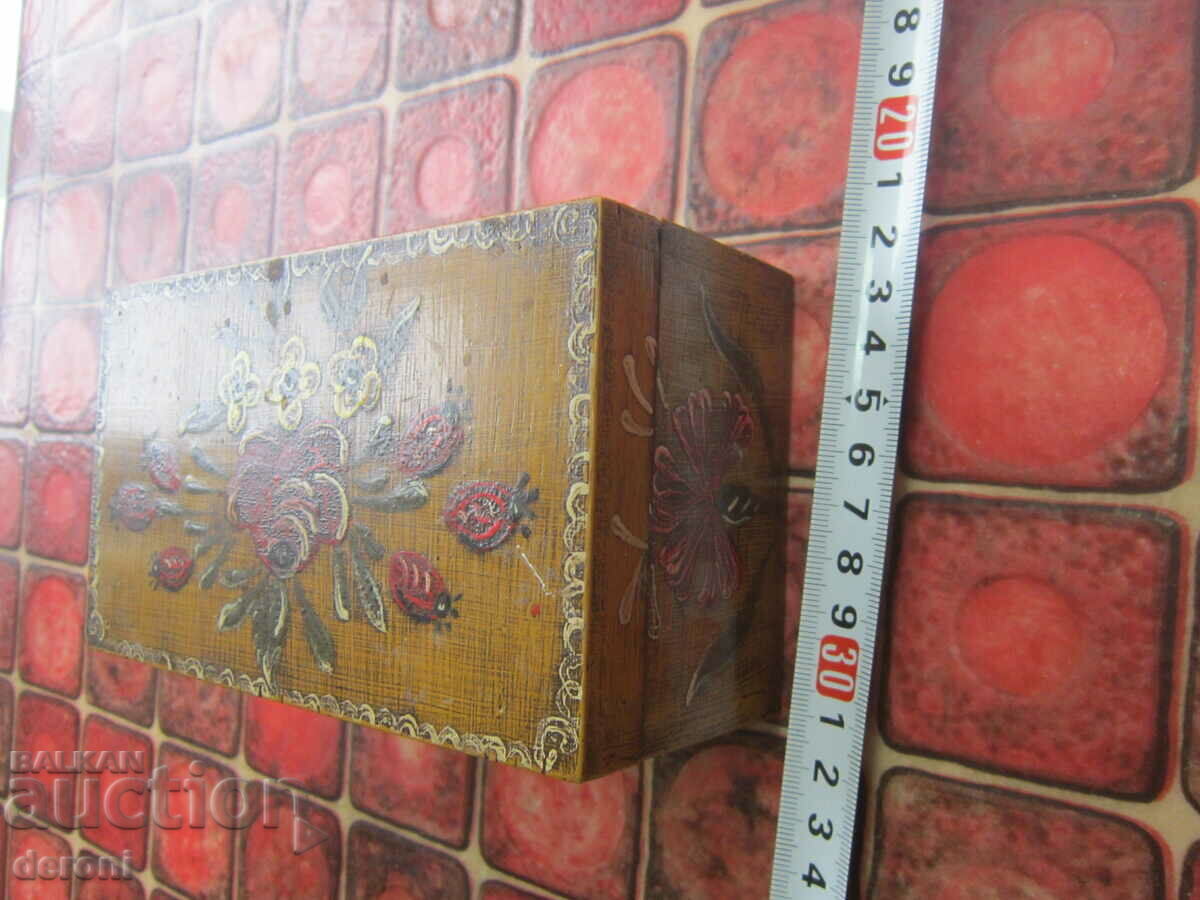 Great wooden jewelry box with price 15.00 BGN | € 7.67 Great wooden jewelry box with price 15.00 BGN | € 7.67