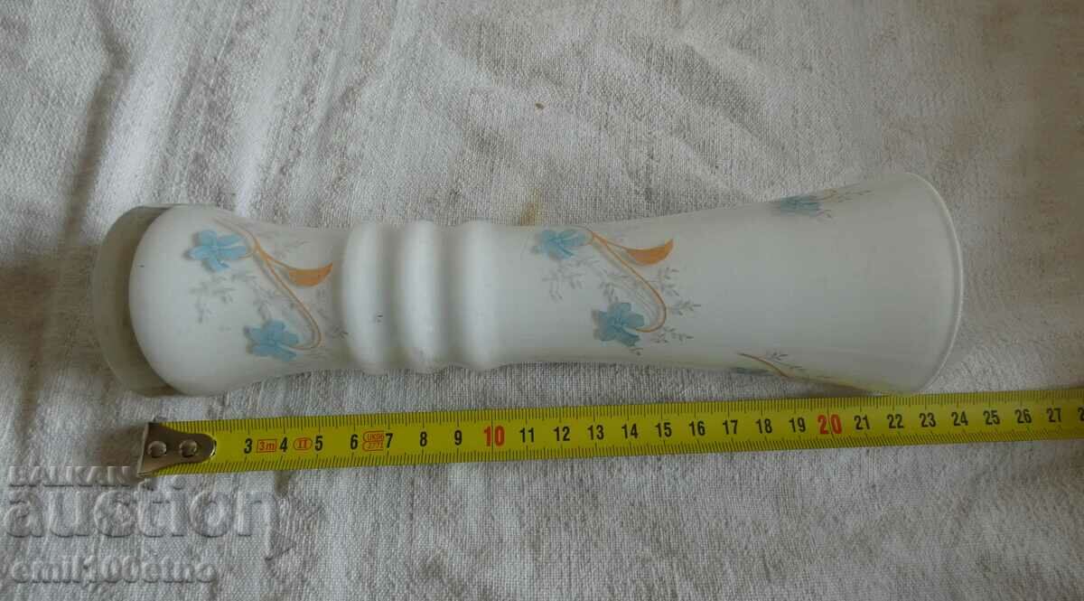 White glass vase with floral decoration - 6 White glass vase with floral decoration - 6