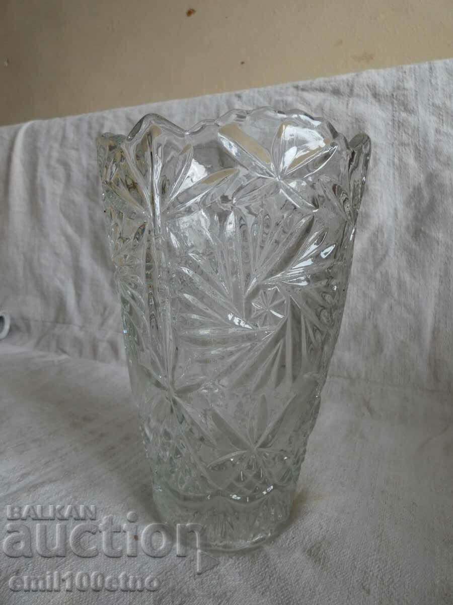 Auction Glass vase Auction Glass vase