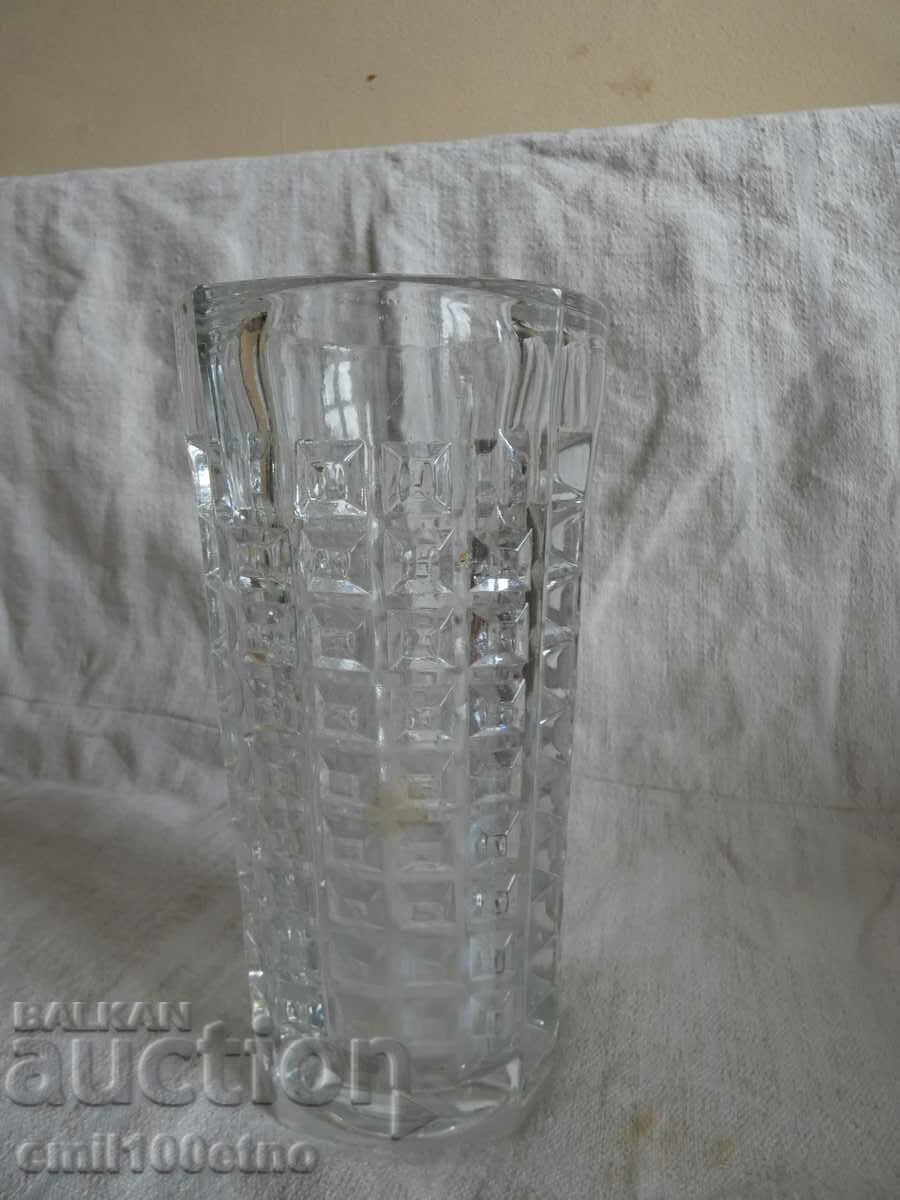 Vase thick solid glass with price 5.00 BGN | € 2.56 Vase thick solid glass with price 5.00 BGN | € 2.56