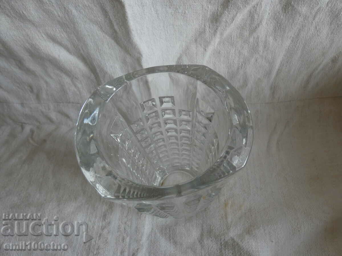 Auction Vase thick solid glass Auction Vase thick solid glass