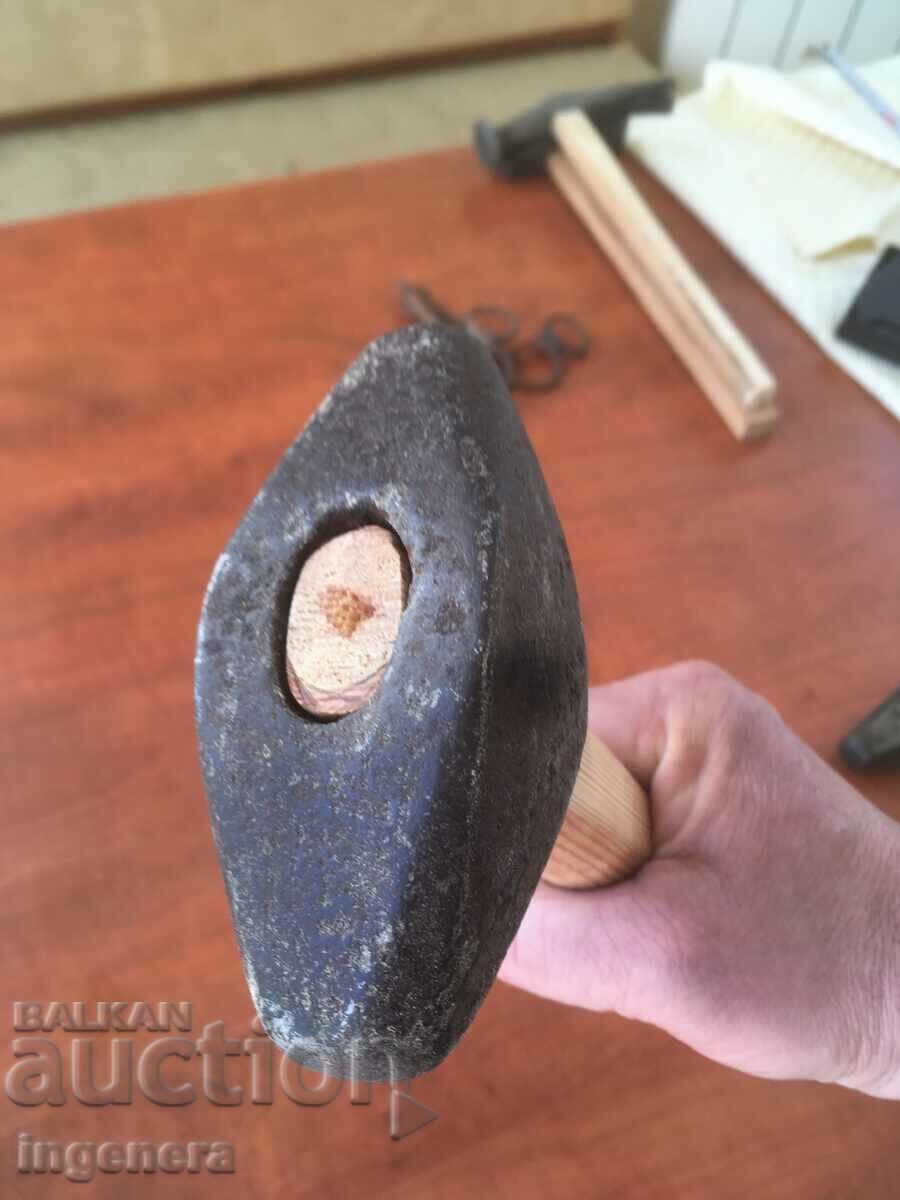 ΣΦΥΡΙ ΑΡΧΑΙΟ ΠΕΤΡΙΝΟ ΕΡΓΑΛΕΙΟ με τιμή 16.00 BGN | € 8.18 ΣΦΥΡΙ ΑΡΧΑΙΟ ΠΕΤΡΙΝΟ ΕΡΓΑΛΕΙΟ με τιμή 16.00 BGN | € 8.18