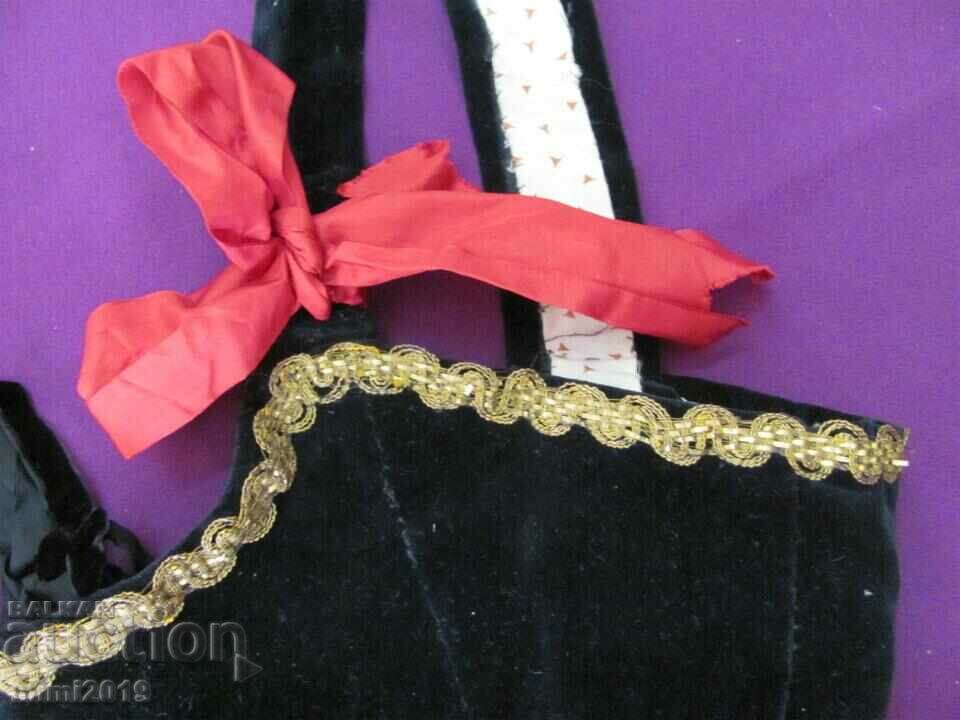 Delivery of Vintage Women's Bustier Cabaret Delivery of Vintage Women's Bustier Cabaret