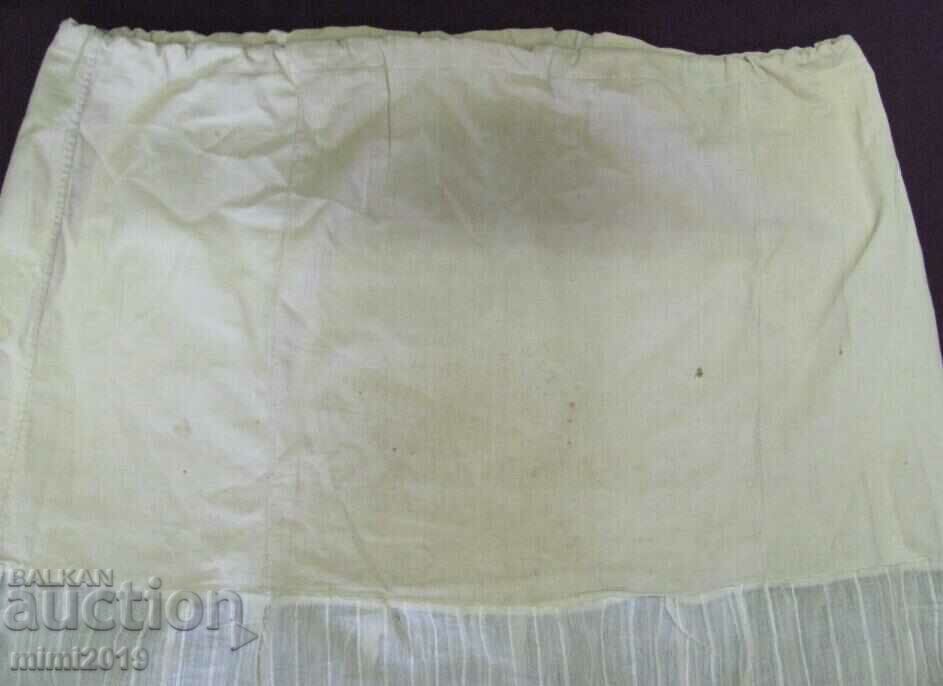 Delivery of 19th century Women's skirt canary and lace