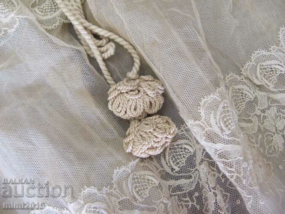 Auction 19th Century Victorian Style Lace Women's Shirt Auction 19th Century Victorian Style Lace Women's Shirt