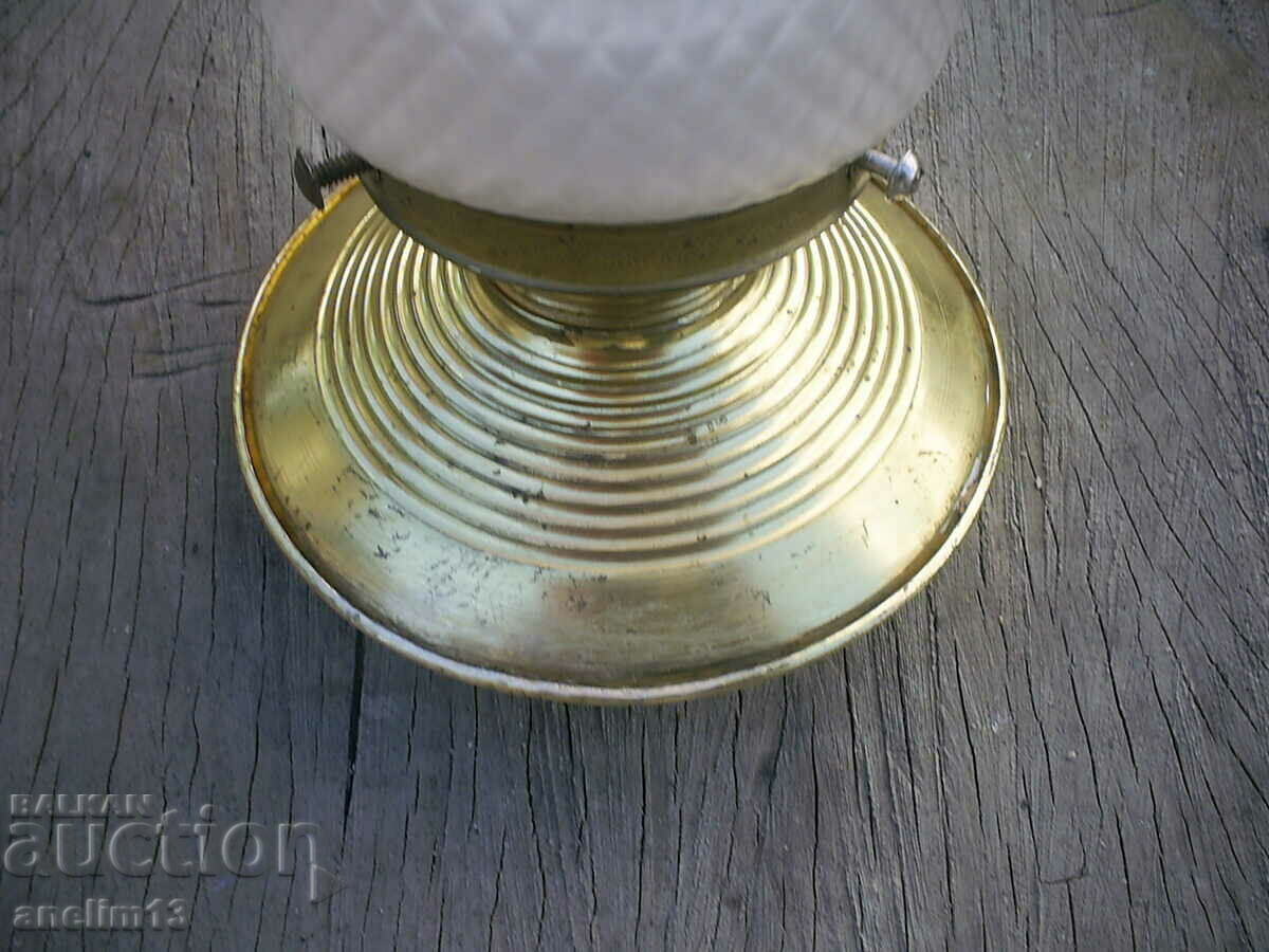 OLD CHILDREN'S CHAMPIONSHIP LAMP - 5 OLD CHILDREN'S CHAMPIONSHIP LAMP - 5