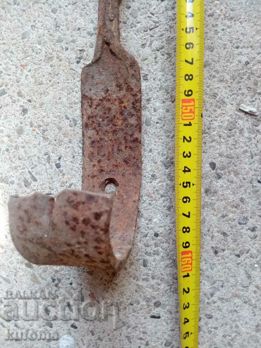 Delivery of Old large wrought iron fireplace chain Delivery of Old large wrought iron fireplace chain