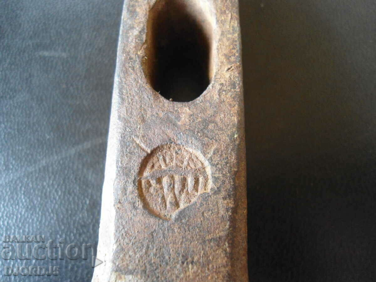 Auction Old hammer, marked, 0.400 kg. Auction Old hammer, marked, 0.400 kg.