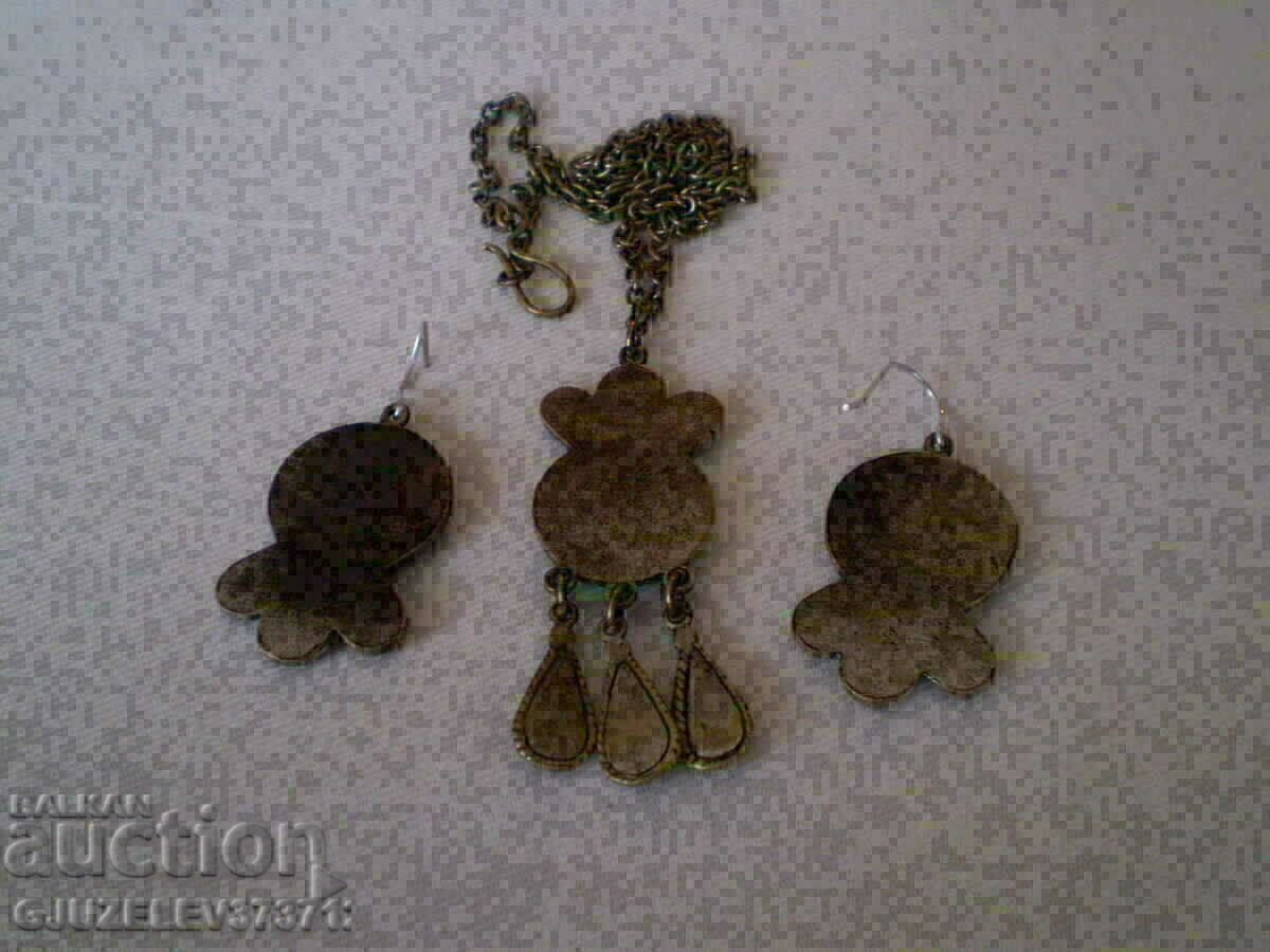 Revival earrings and necklace with price 79.99 BGN | € 40.90 Revival earrings and necklace with price 79.99 BGN | € 40.90