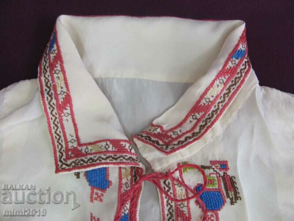 Auction Old Hand Embroidered Silk Women 's Shirt Auction Old Hand Embroidered Silk Women 's Shirt