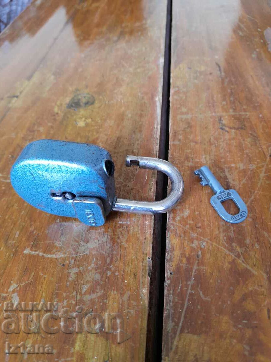Delivery of Old padlock Elzett Gogi Delivery of Old padlock Elzett Gogi