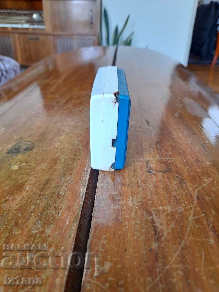 Παλιό ραδιόφωνο, τυπικό ραδιόφωνο με τιμή 25.00 BGN | € 12.78