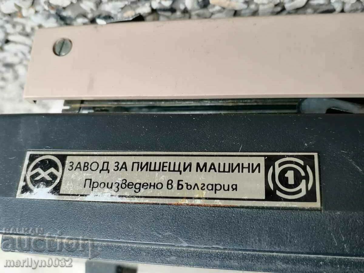 Swiss typewriter - 5 Swiss typewriter - 5