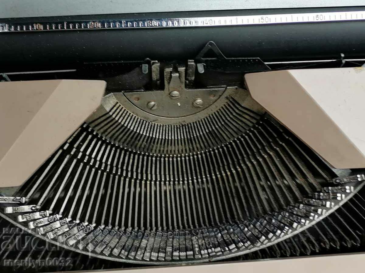 Swiss typewriter - 7 Swiss typewriter - 7