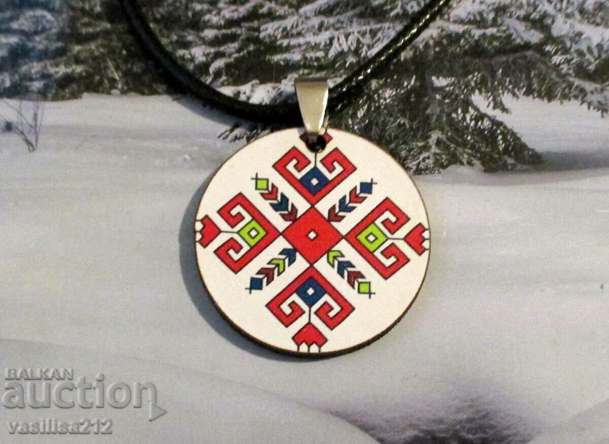 Colier cu broderie Colier cu broderie