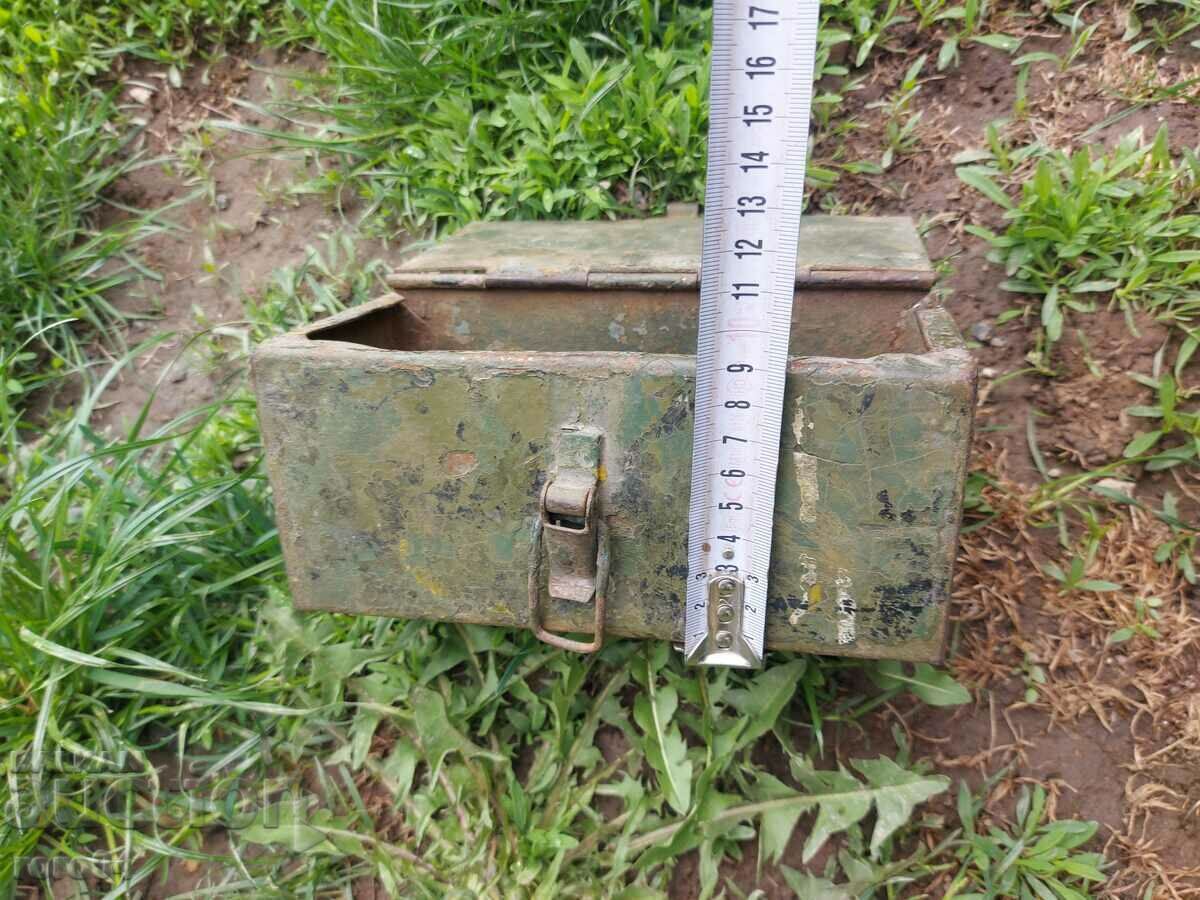 METAL BOX - AMMUNITION - 5 METAL BOX - AMMUNITION - 5